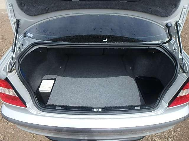 BMW 318I