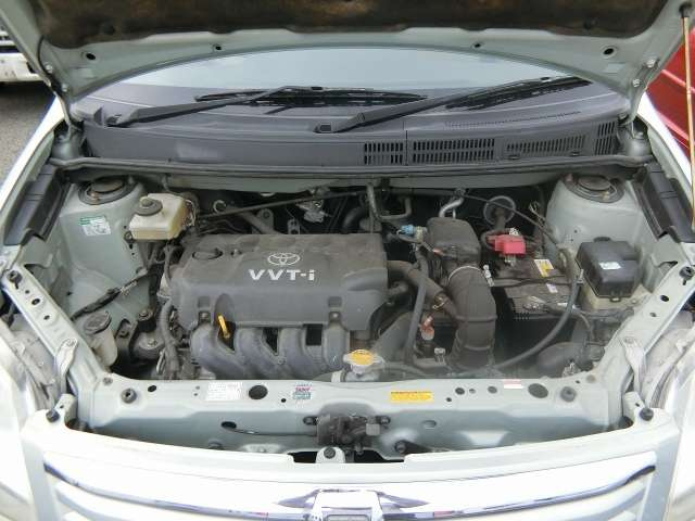Toyota Raum 2003