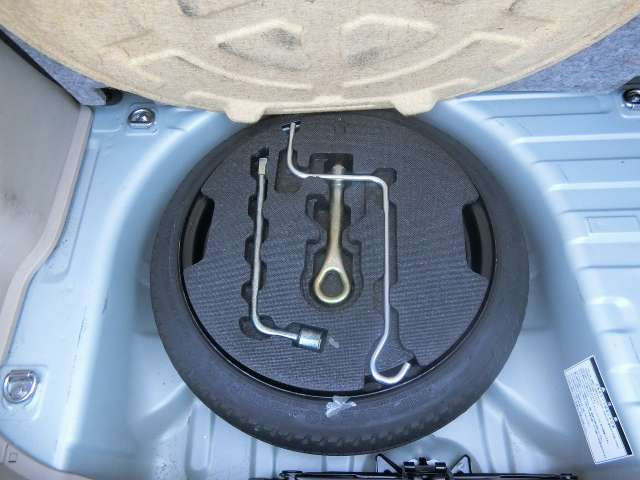 Toyota Raum 2003