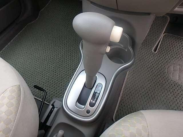 Nissan March 2009