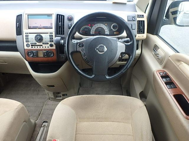 Nissan Serena 2005
