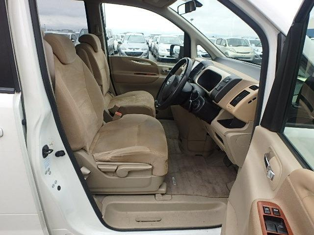 Nissan Serena 2005
