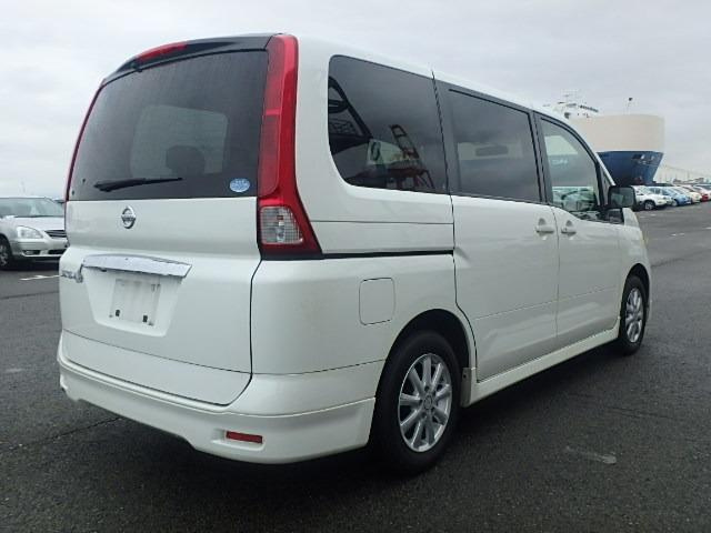 Nissan Serena 2005