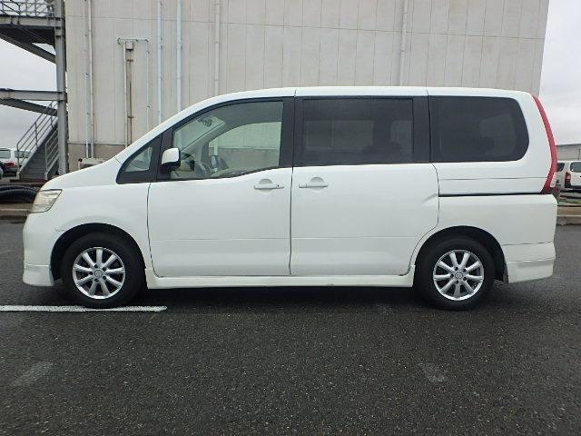Nissan Serena 2005
