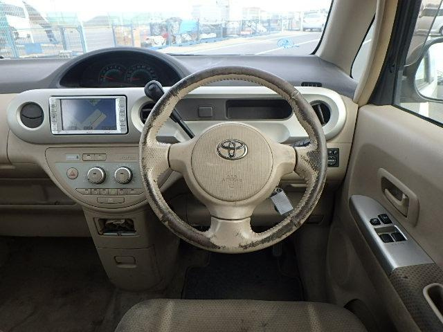 Toyota Porte 2004
