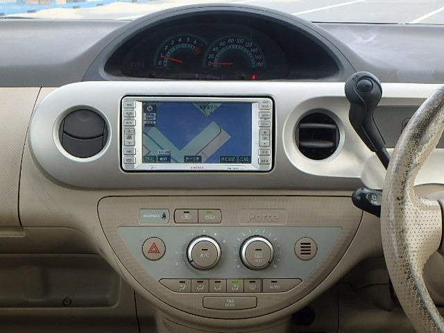 Toyota Porte 2004