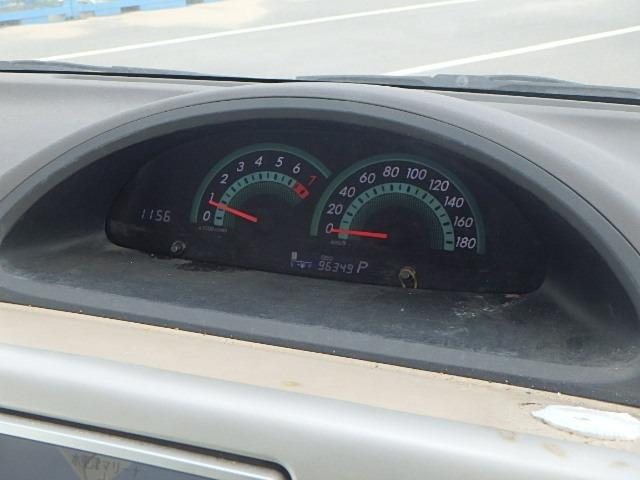 Toyota Porte 2004