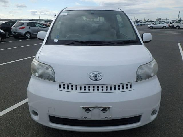 Toyota Porte 2004