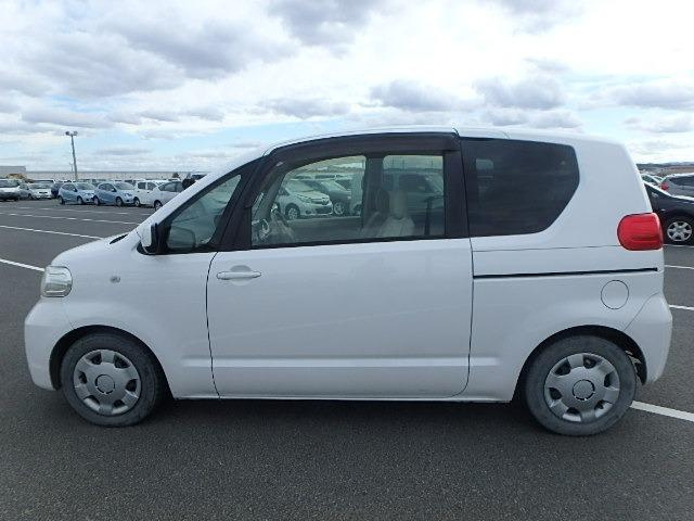 Toyota Porte 2004