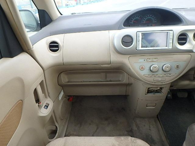 Toyota Porte 2004