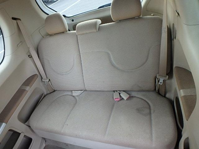 Toyota Porte 2004