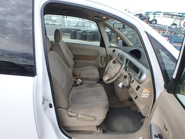 Toyota Porte 2004