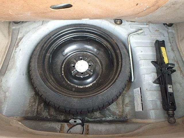 Toyota Porte 2004