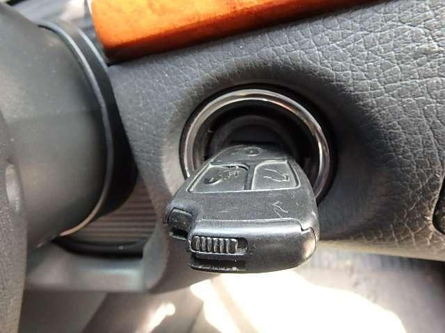 MERCEDES E240 2003/9 E240