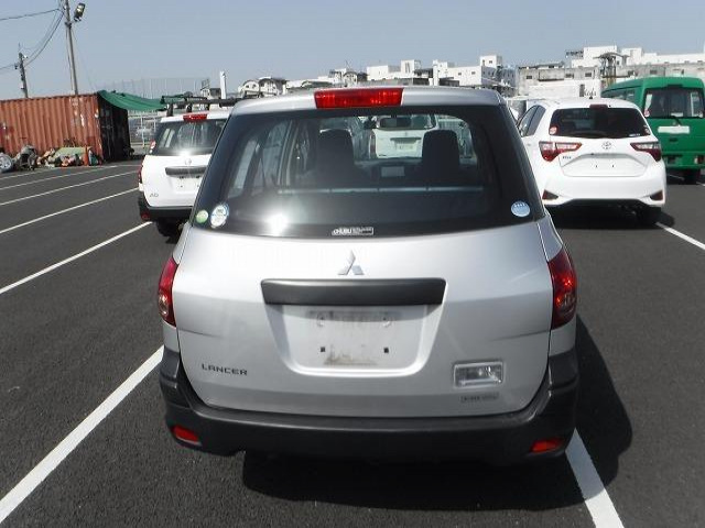 Mitsubishi Lancer Van 2010