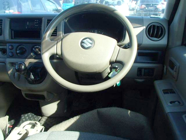 Suzuki Every 2010