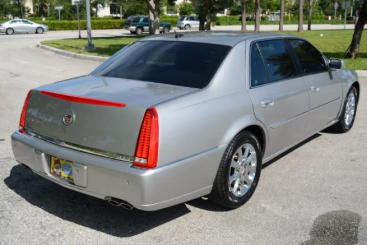Cadillac DTS 2008