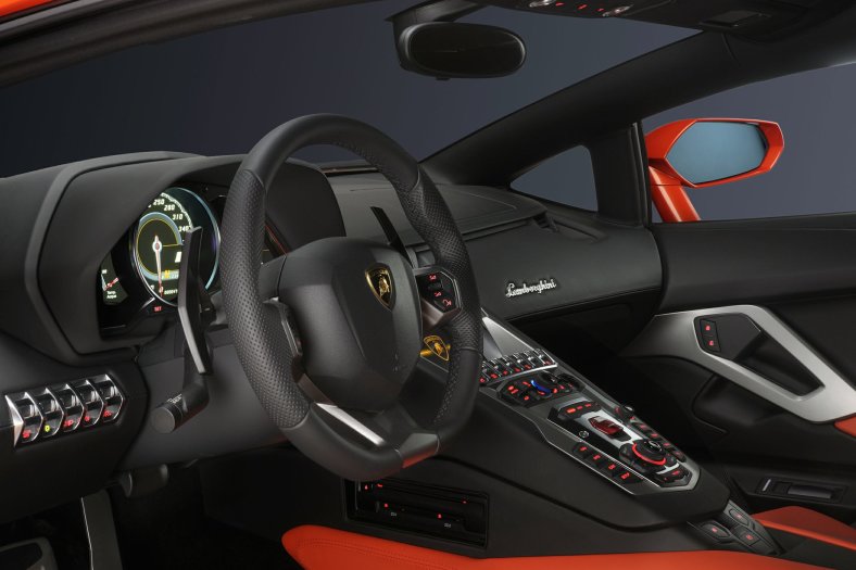 Lamborghini Aventador 2013