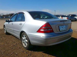  Mercedes C240