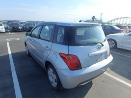  Toyota IST